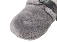 Load image into Gallery viewer, UGG アグ サンダル ヴァンプストラップ メンズ グレー ロゴ F19821A JP靴サイズ30 ポリエステル 靴 ルームスリッパ 室内 室外 中古 63093