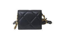 Load image into Gallery viewer, 極美品 CHANEL シャネル ショルダーバッグ チェーン 19 チェーンウォレットAP2409 ラムスキン ブラック ゴールド金具 中古 63152