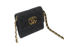 Load image into Gallery viewer, 極美品 CHANEL シャネル ショルダーバッグ チェーン 19 チェーンウォレットAP2409 ラムスキン ブラック ゴールド金具 中古 63152