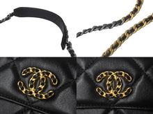 Load image into Gallery viewer, 極美品 CHANEL シャネル ショルダーバッグ チェーン 19 チェーンウォレットAP2409 ラムスキン ブラック ゴールド金具 中古 63152