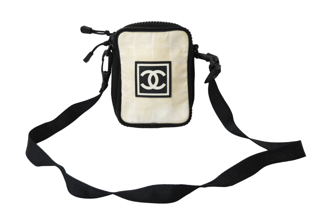 CHANEL シャネル ショルダーバッグ A22059 ココマーク スポーツライン ドレイク愛用 8番台 美品 中古 63155