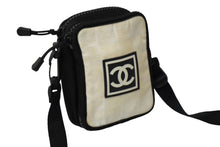 Load image into Gallery viewer, CHANEL シャネル ショルダーバッグ A22059 ココマーク スポーツライン ドレイク愛用 8番台 美品 中古 63155