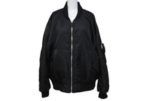 Load image into Gallery viewer, PRADA プラダ Re-Nylon ボンバージャケット サイズL SGB903 ブラック トライアングルロゴ ポーチ ナイロン 美品 中古 63176