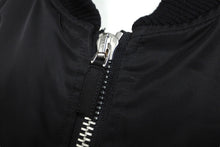 Load image into Gallery viewer, PRADA プラダ Re-Nylon ボンバージャケット サイズL SGB903 ブラック トライアングルロゴ ポーチ ナイロン 美品 中古 63176