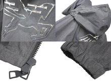 Load image into Gallery viewer, 新品未使用 LOUIS VUITTON ルイヴィトン ジャケット フラッグパッチ RW192 PUO HHB99W メタリック サイズ52 グレー 中古 63182