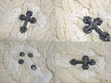 Load image into Gallery viewer, CHROME HEARTS クロムハーツ ネックウォーマー マフラー フィリグリークロス クロスパッチケーブルニット ホワイト 美品 中古 63197