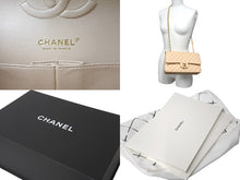 Load image into Gallery viewer, 新品未使用 CHANEL シャネル Wフラップ 25 ショルダーバッグ ランダム マトラッセ シルバー金具 ベージュ 中古 63451