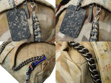 Load image into Gallery viewer, 激レア シャネル CHANEL A92352 2014年コレクション グラフィティ ペイント リュック アクト2 美品 中古 63455