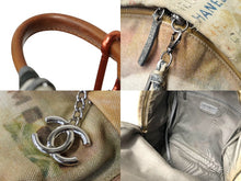 Load image into Gallery viewer, 激レア シャネル CHANEL A92352 2014年コレクション グラフィティ ペイント リュック アクト2 美品 中古 63455