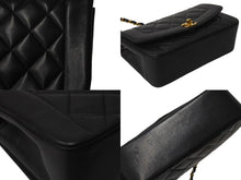 Load image into Gallery viewer, 極美品 CHANEL シャネル チェーンショルダーバッグ ダイアナマトラッセ 22 3番台 ラムスキン ブラック ゴールド金具 中古 63467