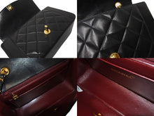 Load image into Gallery viewer, 極美品 CHANEL シャネル チェーンショルダーバッグ ダイアナマトラッセ 22 3番台 ラムスキン ブラック ゴールド金具 中古 63467