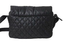 Load image into Gallery viewer, CHANEL シャネル ココクーン ナイロンキルティングショルダーバッグ 13番台 ブラック 美品 中古 63469