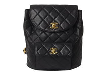 Load image into Gallery viewer, CHANEL シャネル マトラッセ リュック Wココマーク バックパック ココマーク 2番台 1993年 ラムスキン ブラック ゴールド金具 良品 中古 63472