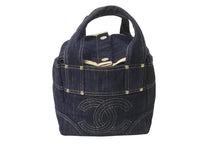 Load image into Gallery viewer, CHANEL シャネル スパークリングデニム ココマーク ハンドバッグ A31985 10番台 インディゴ ネイビー ゴールド金具 美品 中古 63477