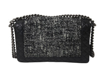 Load image into Gallery viewer, CHANEL シャネル ボーイシャネル ショルダーバッグ ワンショルダー A67920 18番台 ブラック シルバー金具 美品 中古 63484
