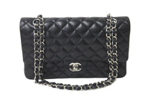 Load image into Gallery viewer, 極美品 CHANEL マトラッセWフラップチェーンショルダー 23番台 25cm ショルダーバッグ ブラック シルバー金具 ラムスキン 中古 63486