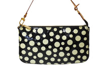 Load image into Gallery viewer, LOUIS VUITTON ルイヴィトン ポシェット アクセソワール ヴェルニ ドット インフィニティ M91427 ゴールド金具 美品 中古 63487