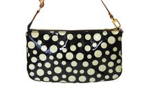 Load image into Gallery viewer, LOUIS VUITTON ルイヴィトン ポシェット アクセソワール ヴェルニ ドット インフィニティ M91427 ゴールド金具 美品 中古 63487