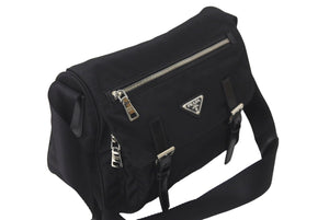 PRADA プラダショルダーバッグ BT0713 トライアングルロゴ ナイロン レザー ブラック シルバー金具 美品 中古 63500 