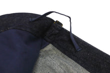 Load image into Gallery viewer, 極美品 CHANEL シャネル デニム スカート E97 ネイビー P07739V05664 ココマーク ボタン ロゴ ヴィンテージ サイズ34 中古 63509