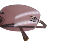 Load image into Gallery viewer, 極美品 CHANEL シャネル リムレスサングラス 4002 c.116/75 ココマーク ブラウン サイズ57▫︎19 130 中古 63532