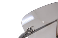 Load image into Gallery viewer, CHANEL シャネル リムレスサングラス ココマーク 4017 c.124/61 クリア シルバー サイズ62◻︎17 120 美品 中古 63533