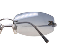 Load image into Gallery viewer, 極美品 CHANEL シャネル リムレスサングラス ココマーク 4002 c.124/55 ブルー シルバー金具 サイズ57▫︎19 130 中古 63534