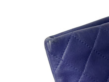Load image into Gallery viewer, CHANEL シャネル クラッチバッグ マトラッセ ココマーク 20番台 2015年 A69391 ラムスキン パープル シルバー金具 美品 中古 63538