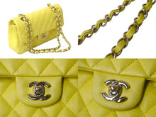 Load image into Gallery viewer, 極美品 CHANEL マトラッセ Wフラップ チェーンショルダー キャビアスキン ランダム 23cm ショルダーバッグ イエロー ゴールド金具 中古 63542