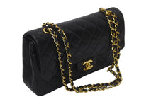 Load image into Gallery viewer, CHANEL シャネル チェーンショルダーバッグ Wフラップ マトラッセ25 ラムスキン 1番台 ブラック ゴールド金具 美品 中古 63544
