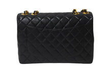 Load image into Gallery viewer, 極美品 CHANEL シャネル 中マトラッセ チェーン 30cm デカココマーク ショルダーバッグ 4番台 ラムスキン ゴールド金具 ロゴ 中古 63547