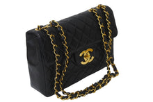 Load image into Gallery viewer, 極美品 CHANEL シャネル 中マトラッセ チェーン 30cm デカココマーク ショルダーバッグ 4番台 ラムスキン ゴールド金具 ロゴ 中古 63547