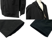 Load image into Gallery viewer, CHROME HEARTS クロムハーツ フーデッドナイロンコート ダガージップ クロスボールボタン ブラック サイズM 美品 中古 63554