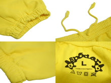 Load image into Gallery viewer, Sp5der スパイダー スウェットパンツ サイズL イエロー ブラック 発泡プリント ブランドロゴ Young Thug 美品 中古 63560