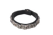 Load image into Gallery viewer, CHROME HEARTS クロムハーツ ブレスレット ZERO STDS SNGL ROW ブラック シルバー アクセサリー レザー 美品 中古 63599