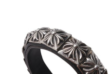 Load image into Gallery viewer, CHROME HEARTS クロムハーツ ブレスレット ZERO STDS SNGL ROW ブラック シルバー アクセサリー レザー 美品 中古 63599