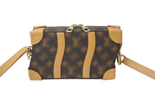 Load image into Gallery viewer, LOUIS VUITTON ルイヴィトン ソフトトランク ショルダーバッグ M81580 ディスイズノットモノグラム 22SS ブラウン 美品 中古 63603