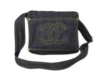Load image into Gallery viewer, CHANEL シャネル ショルダーバッグ スパークリングデニム 10番台 ココマーク ネイビー A31987 ゴールド金具 美品 中古 63616