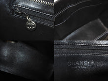 Load image into Gallery viewer, 極美品 CHANEL シャネル ハンドバッグ 復刻トート キャビアスキン マトラッセ ココマーク 11番台 シルバー金具 中古 63627