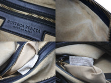 Load image into Gallery viewer, BOTTEGAVENETA ボッテガヴェネタ ワンショルダーバッグ イントレチャート 115653 V0013 1000 レザー ブラック 美品 中古 63630