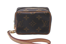 Load image into Gallery viewer, 極美品 LOUIS VUITTON ルイ ヴィトン トゥルース ワピティ ポーチ ストラップ付き M58030 モノグラム 中古 63639