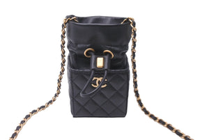 新品同様 CHANEL シャネル ミニ巾着ショルダーバッグ ミニバッグ ブラック 31番台 ラムスキン ゴールド金具 中古 63640