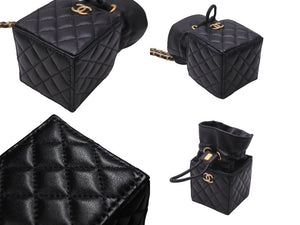 新品同様 CHANEL シャネル ミニ巾着ショルダーバッグ ミニバッグ ブラック 31番台 ラムスキン ゴールド金具 中古 63640