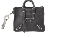 Load image into Gallery viewer, 極美品 BALENCIAGA バレンシアガ ミニ シティ キーホルダーブラック系 293333 レザー チャーム 小物 中古 63647