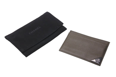 未使用 CHANEL シャネル ココマーク カードケース 23番台 キャビアスキン カーキ シルバー金具 中古 63683