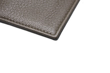 Load image into Gallery viewer, 未使用 CHANEL シャネル ココマーク カードケース 23番台 キャビアスキン カーキ シルバー金具 中古 63683