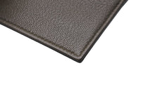 Load image into Gallery viewer, 未使用 CHANEL シャネル ココマーク カードケース 23番台 キャビアスキン カーキ シルバー金具 中古 63683