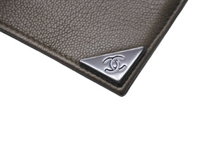 未使用 CHANEL シャネル ココマーク カードケース 23番台 キャビアスキン カーキ シルバー金具 中古 63683