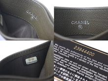 Load image into Gallery viewer, 未使用 CHANEL シャネル ココマーク カードケース 23番台 キャビアスキン カーキ シルバー金具 中古 63683