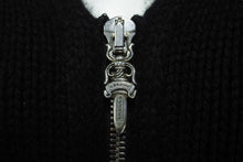Load image into Gallery viewer, CHROME HEARTS クロムハーツ ニットベスト クロスパッチ カシミヤ フード ノースリーブ JVP シルバー925 サイズSM 美品 中古 63690